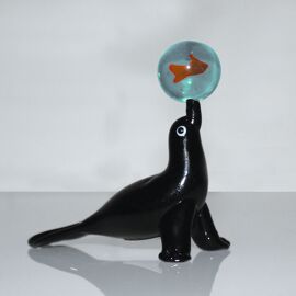 Objets d'art Miniature Glass Figurine - Sea Lion with Fish