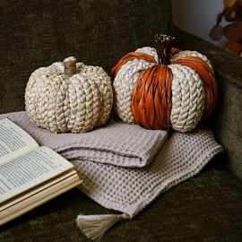 Country Living Woven Natural Leaves Pumpkin 20cm x 16cm