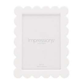 Impressions Acrylic and Epoxy Photo Frame Flower Shaped Edge - White 5" x 7"