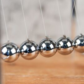 Harvey Makin Collection - Newton's Cradle 14 x 18cm