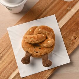 **MULTI 4** The Feel Good Club Plushie - Pretzel 10cm