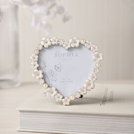 Sophia Classic Daisy 4 x 6 Heart Frame - White