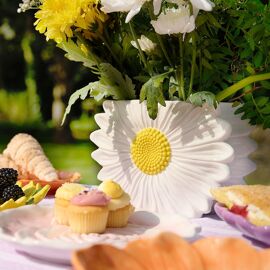 The Cottage Garden Vase - Daisy
