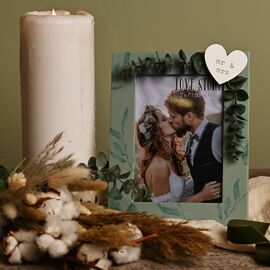 Love Story 'Mr & Mrs' Green Frame with Leaves - 5" x 7"