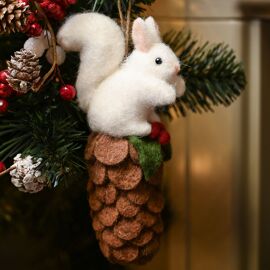 **MULTI 12** Hanging Squirrel On Pinecone - Natural - 16cm