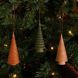 **ASTD MULTI 12** Resin Tree Ornament in Wood Carved Style 4.6 x 4.6 x 12cm