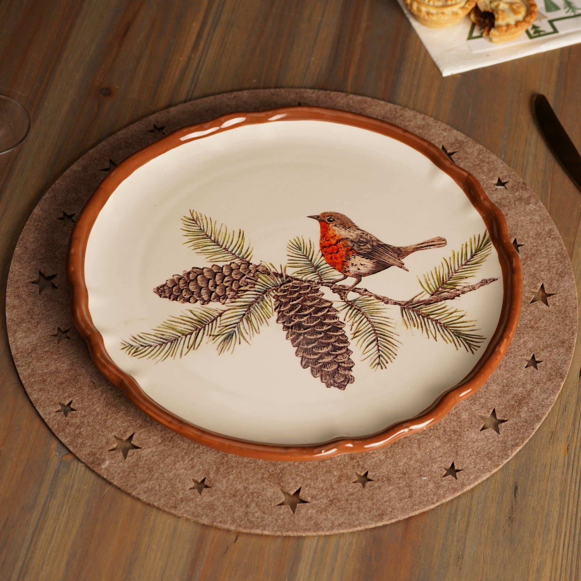 Ceramic Robin on Branch Woodland Plate 31.2 x 31.2 x 3cm | Widdop